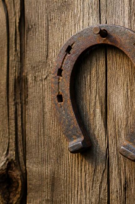 Quel est le sens du fer à cheval porte bonheur ?