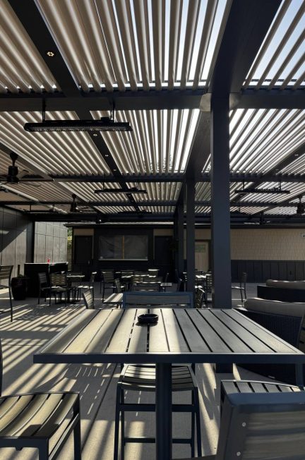 Installer une pergola bioclimatique à Saumur : avantages, conseils et tendances 2026