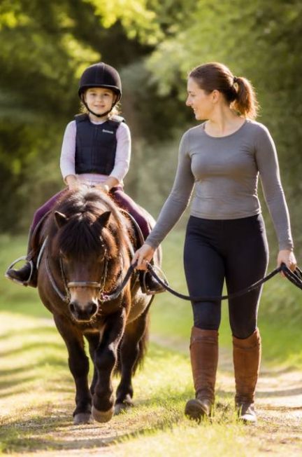 Poney promenade : conseils pour une balade réussie en toute sécurité