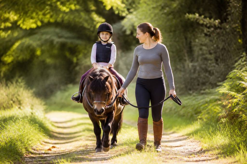 Poney promenade : conseils pour une balade réussie en toute sécurité